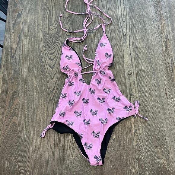 Jacque Designs Other - NWOT Jacque Designs One-Piece Bathing Suit Palm Tree Print High Cut Pink Size XL